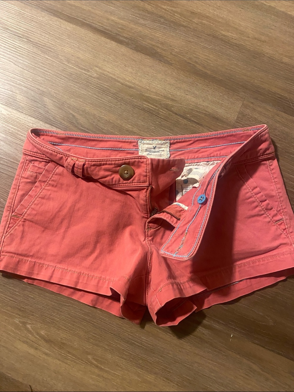 American Eagle Coral Shorts - Casual Summer Style